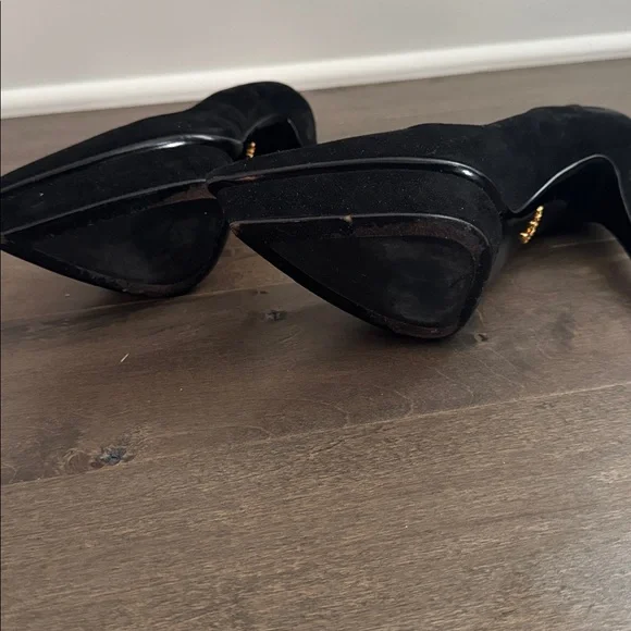 Gorgeous Prada Black Suede Platform Pumps - Picture 8 of 9